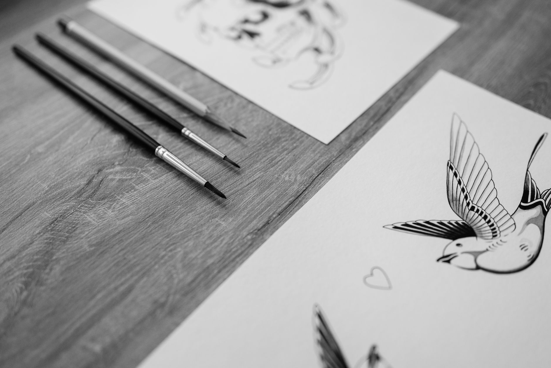 Esquisse de logo au crayon