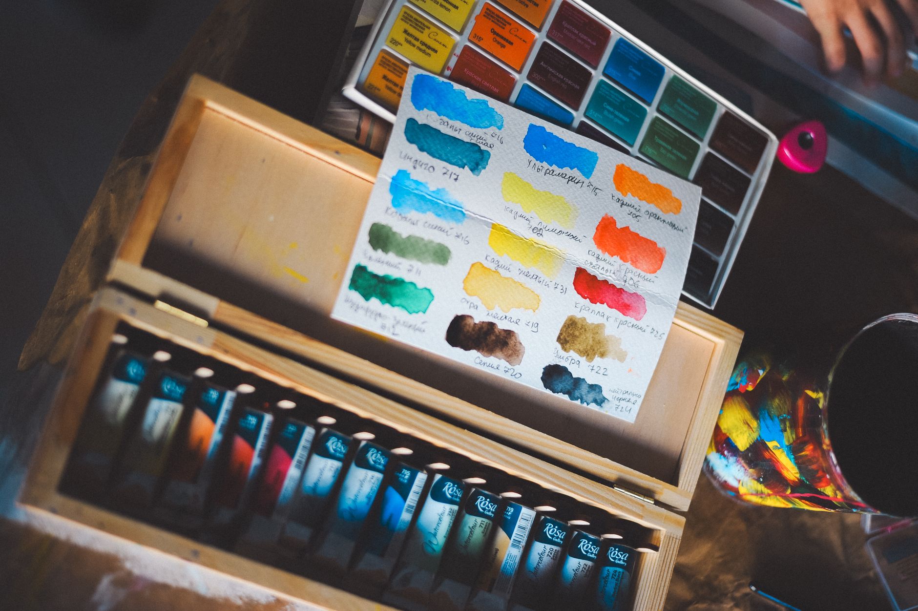 Nuancier de couleurs pour un studio graphique