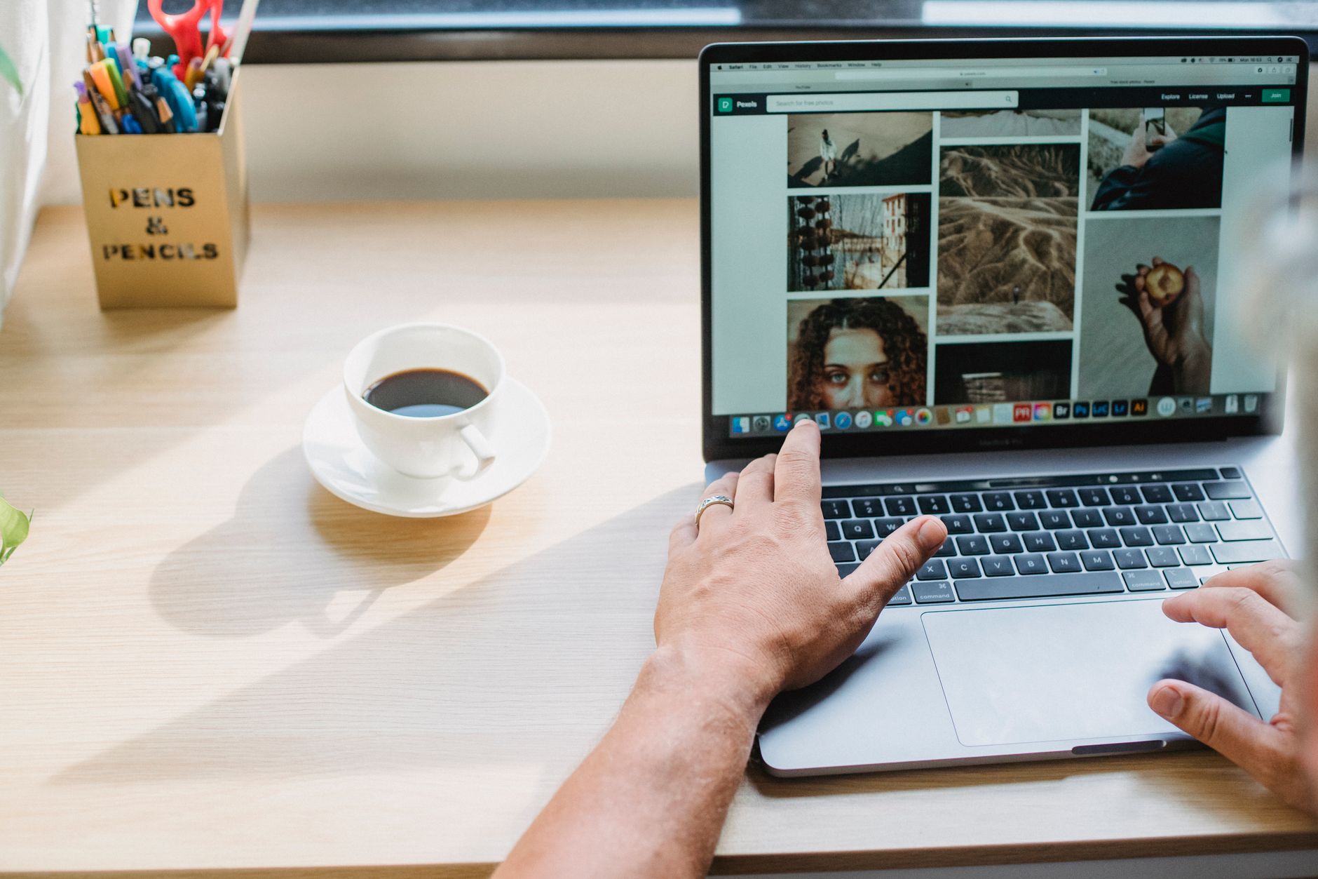 Recherche d’un prestataire web sur ordinateur